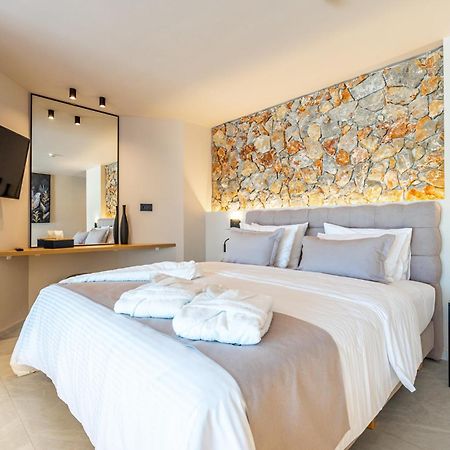 Pathos Seaside Suites 法里拉基 客房 照片