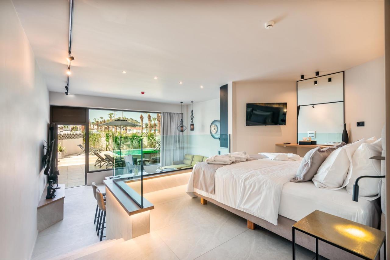 Pathos Seaside Suites 法里拉基 外观 照片