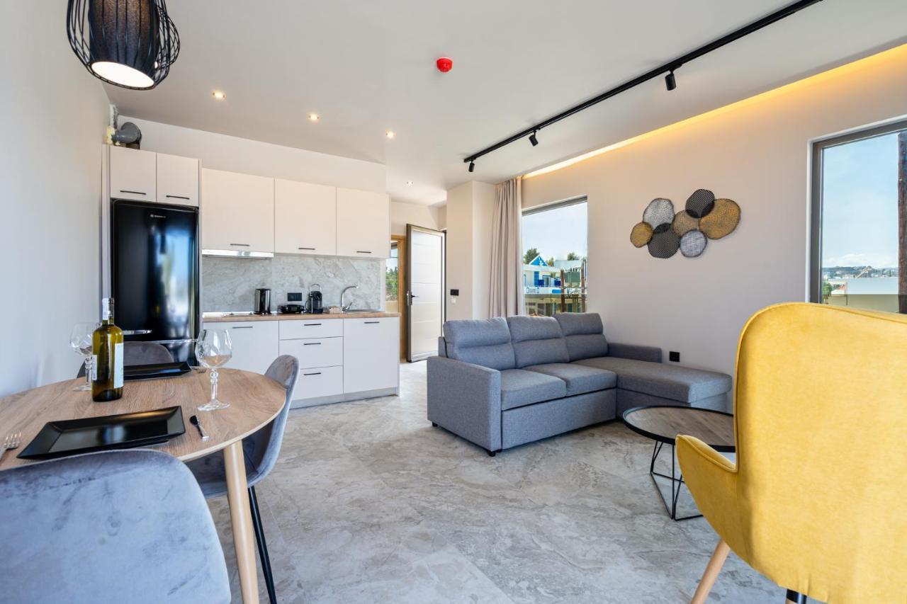 Pathos Seaside Suites 法里拉基 外观 照片