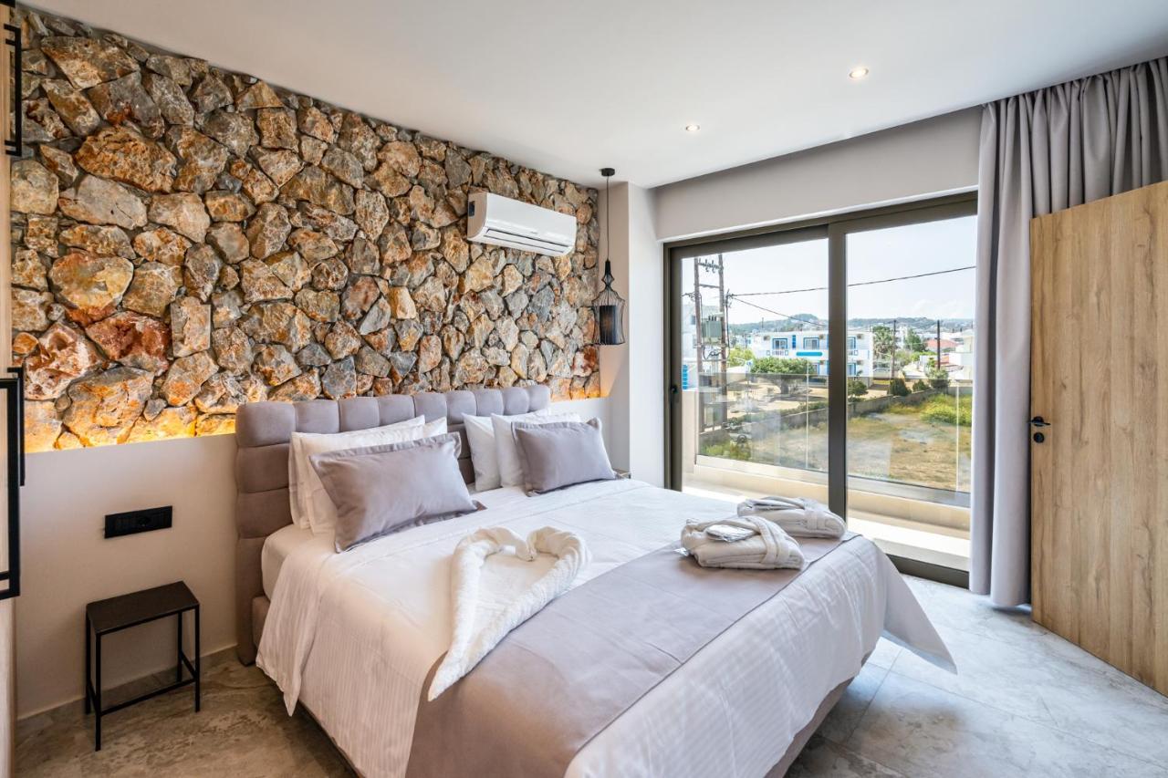 Pathos Seaside Suites 法里拉基 外观 照片