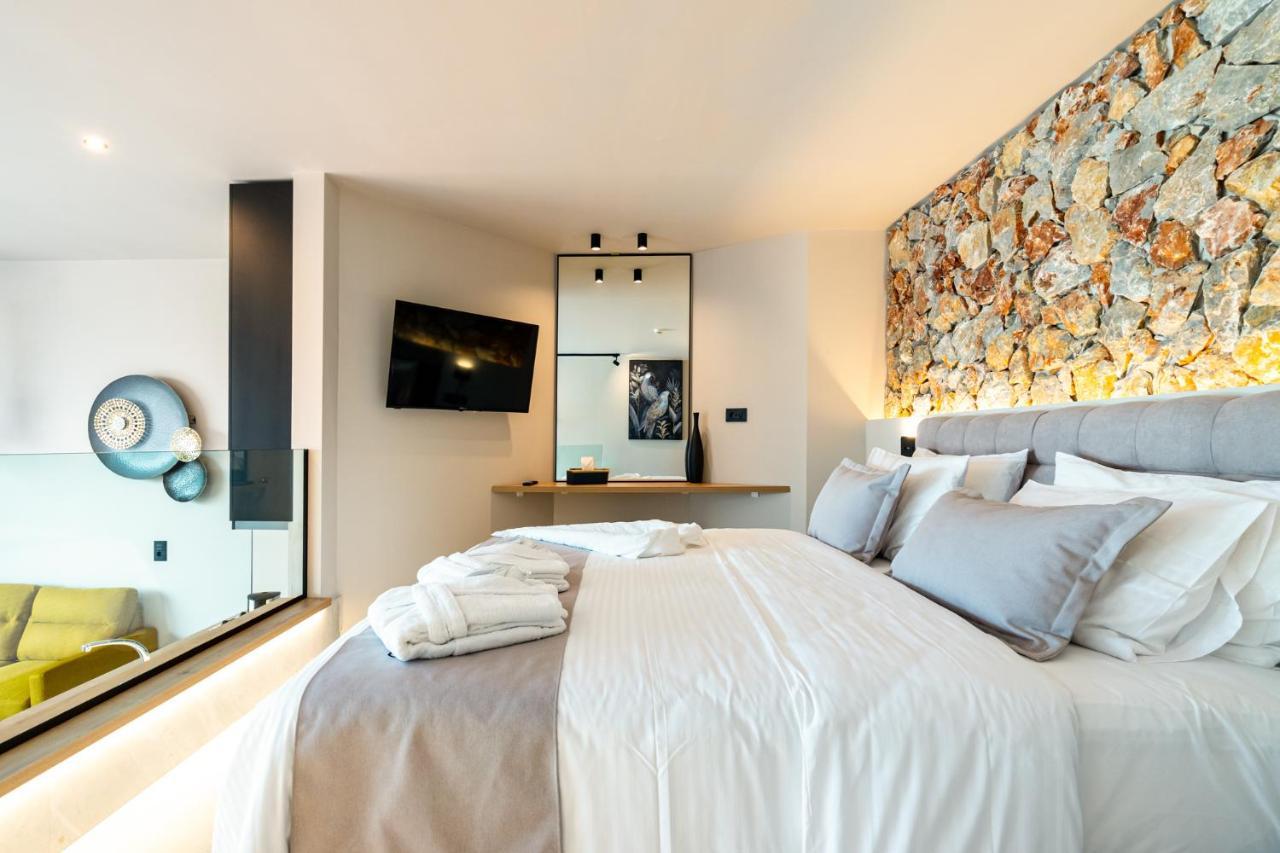 Pathos Seaside Suites 法里拉基 外观 照片