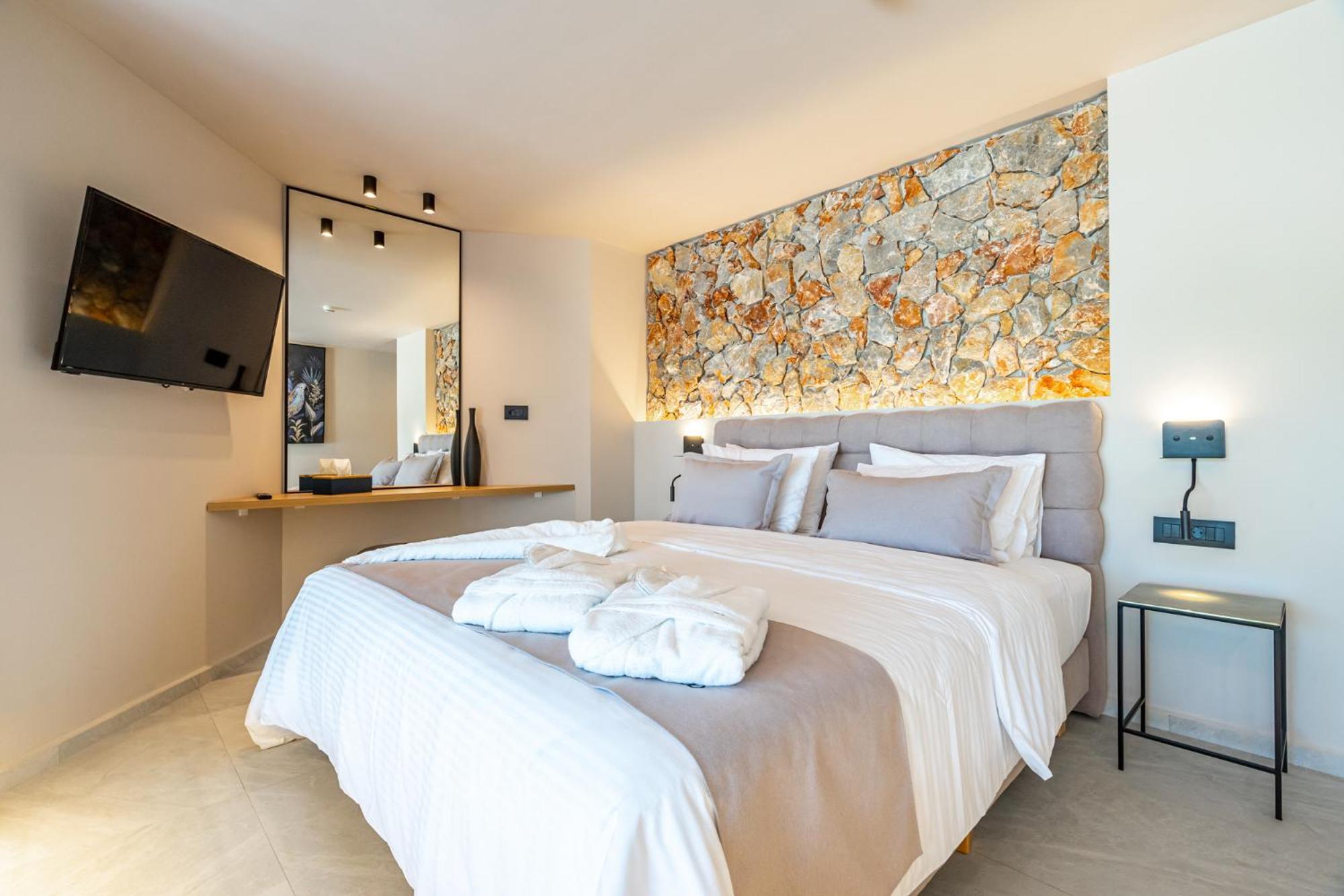 Pathos Seaside Suites 法里拉基 客房 照片